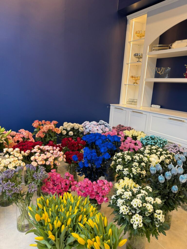 Solvia Flower mağazasında günlük taze çiçek çeşitleri – Malatya